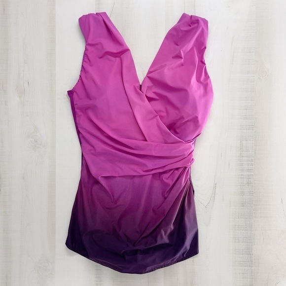 LANDS END womens runched slimming ombré swim suit one piece travel vacation 10 - Picture 1 of 7